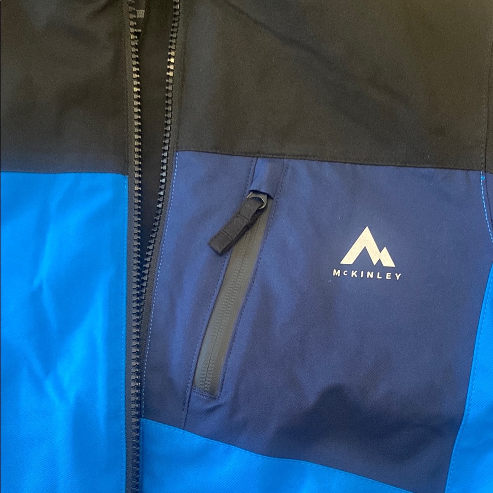New McKinley Boys’ Dorian Blue and Black Puffer Jacket with Weather-Resistant - Picture 4 of 9